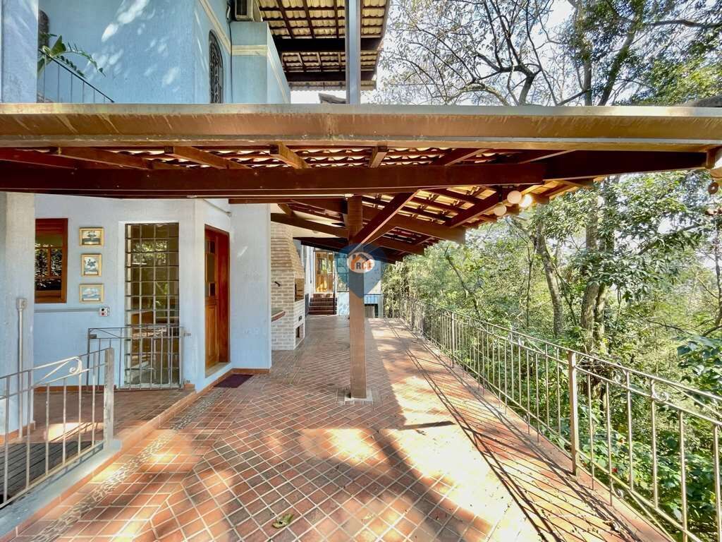 Casa à venda com 4 quartos, 435m² - Foto 1