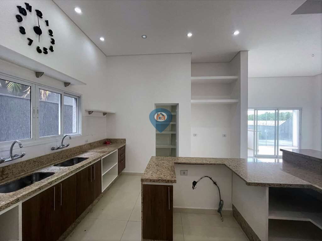 Casa à venda com 3 quartos, 271m² - Foto 15