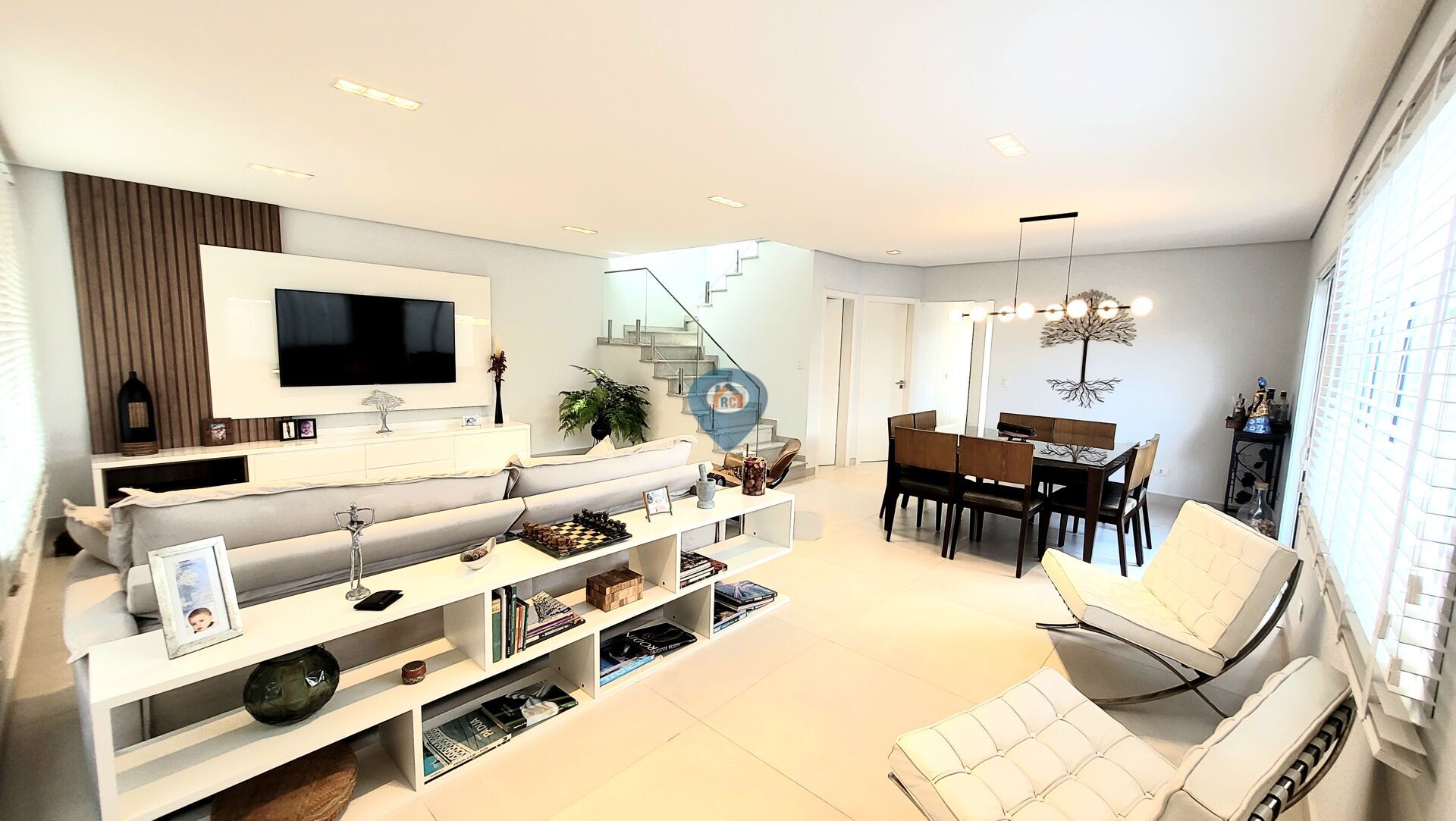Casa de Condomínio à venda com 4 quartos, 250m² - Foto 4