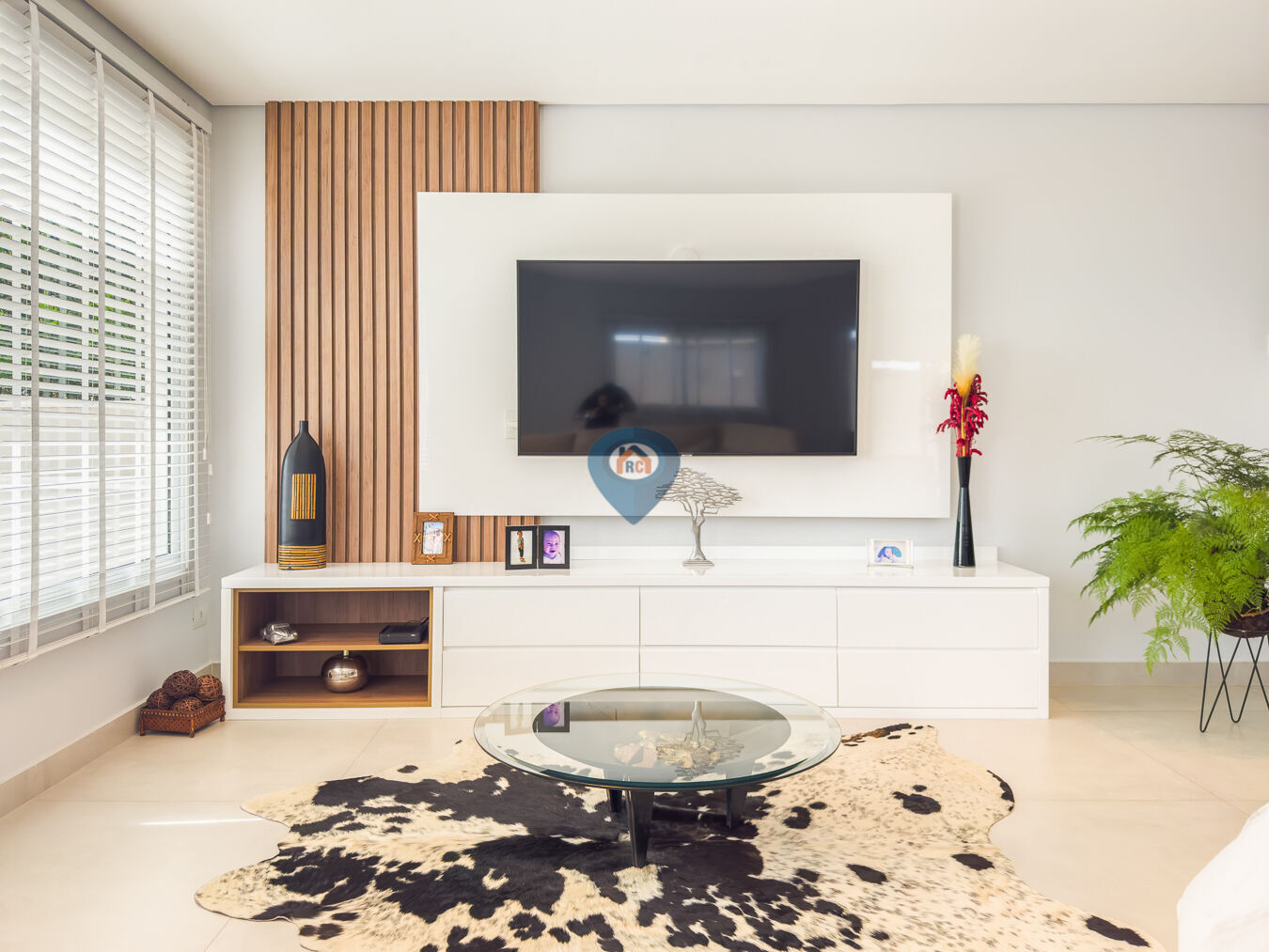 Casa de Condomínio à venda com 4 quartos, 250m² - Foto 3