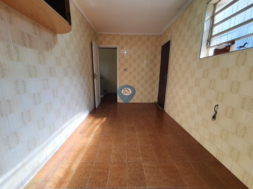 Casa à venda com 3 quartos, 250m² - Foto 11