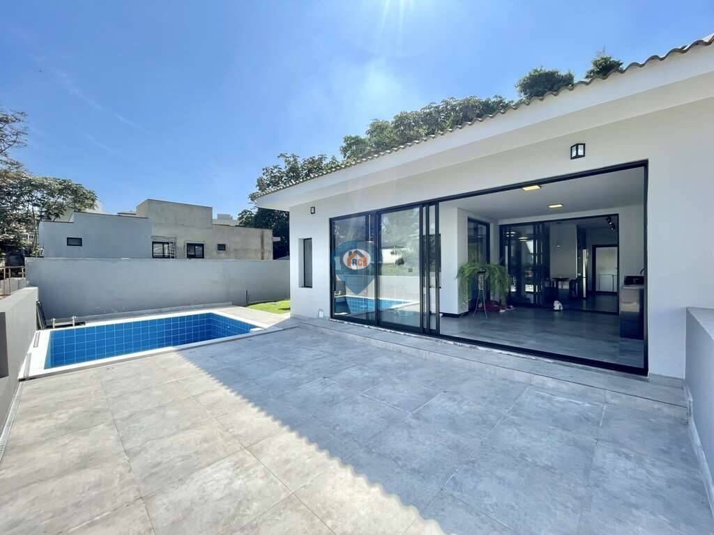 Casa à venda com 3 quartos, 269m² - Foto 30