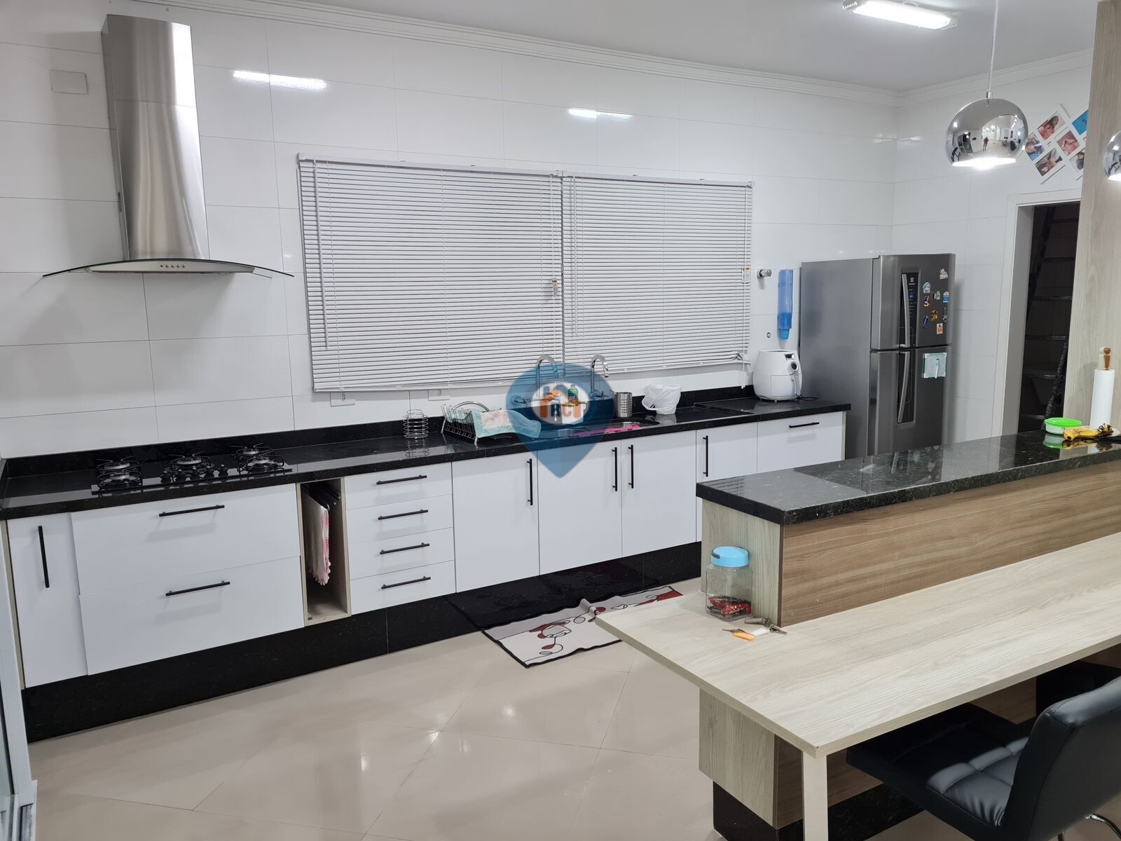 Casa para alugar com 3 quartos, 281m² - Foto 5