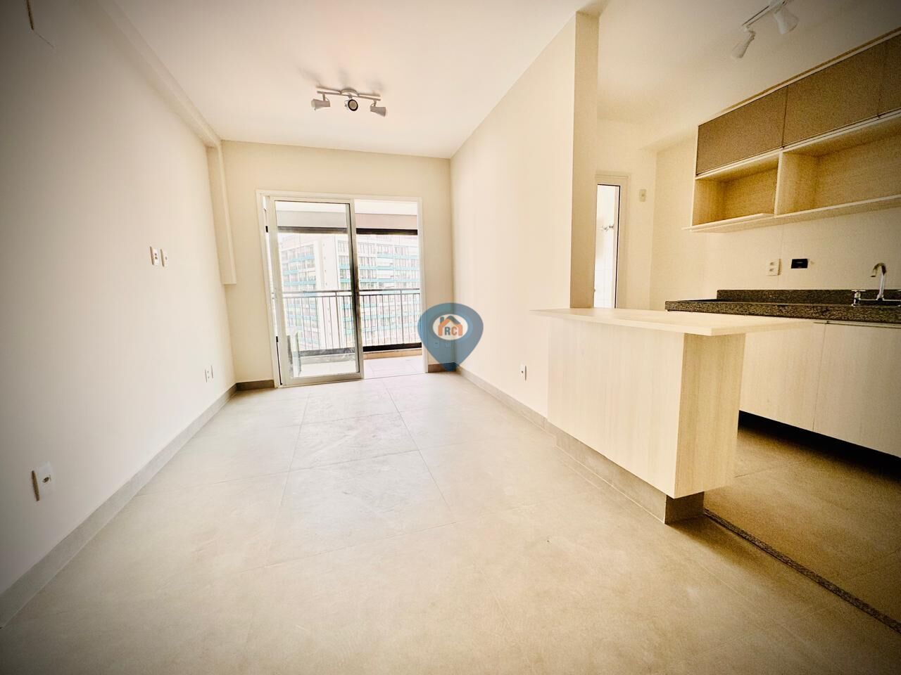 Apartamento à venda com 2 quartos, 61m² - Foto 2