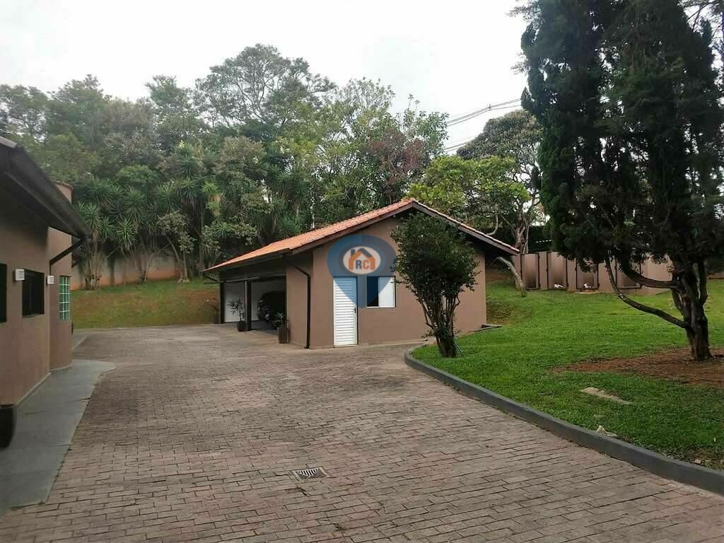 Casa de Condomínio para alugar com 3 quartos, 590m² - Foto 37