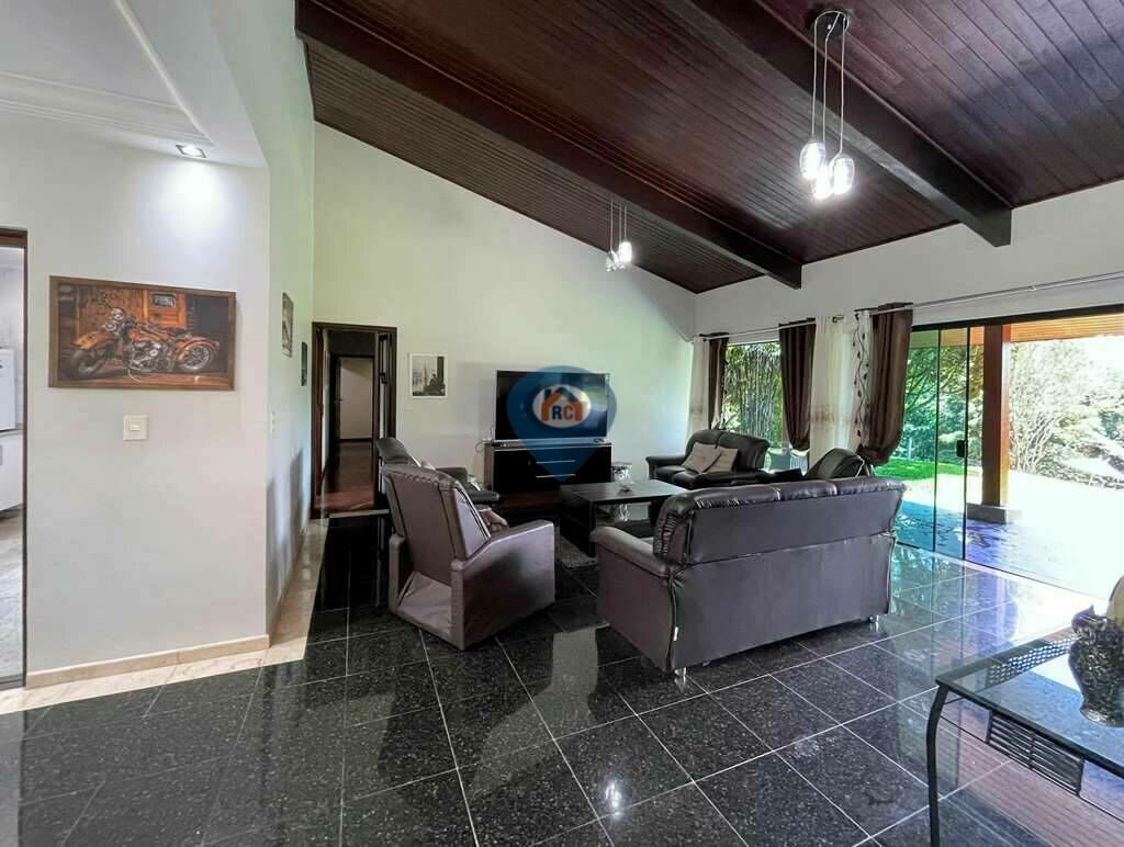 Casa de Condomínio para alugar com 3 quartos, 590m² - Foto 7