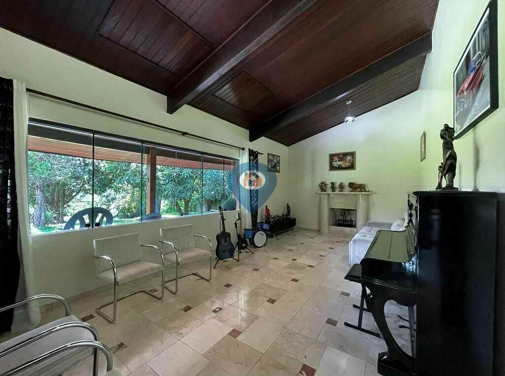 Casa de Condomínio para alugar com 3 quartos, 590m² - Foto 13