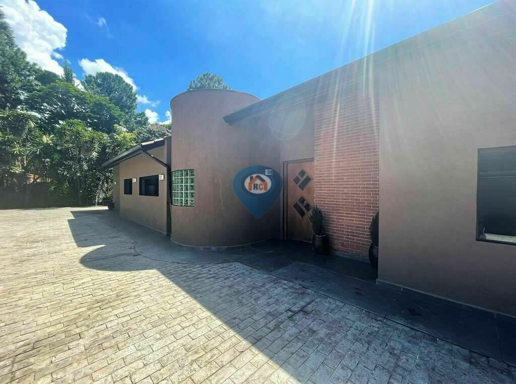 Casa de Condomínio para alugar com 3 quartos, 590m² - Foto 28