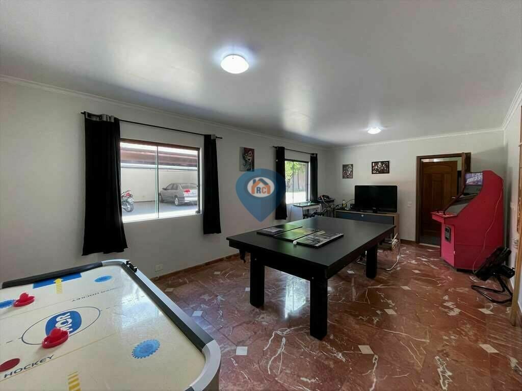 Casa de Condomínio para alugar com 3 quartos, 590m² - Foto 21