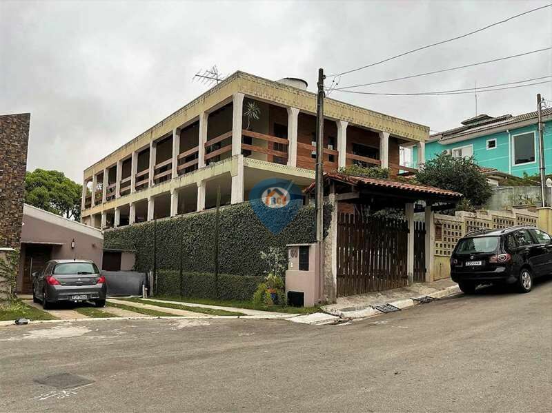 Casa de Condomínio para alugar com 5 quartos, 471m² - Foto 1