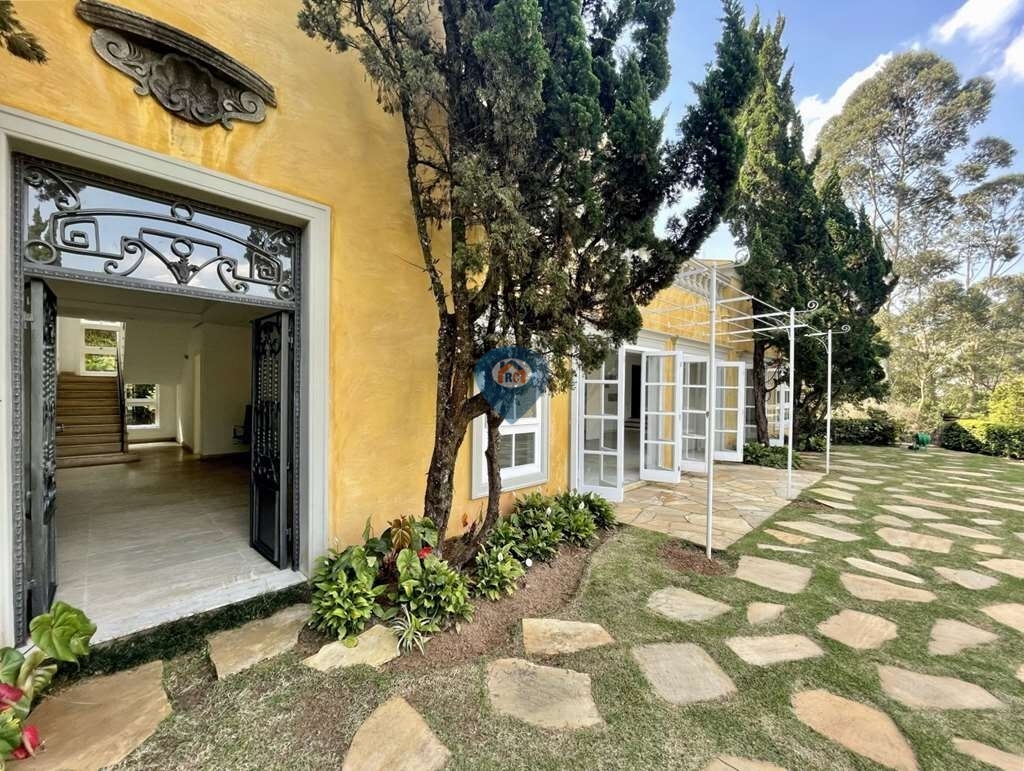 Casa para alugar com 6 quartos, 659m² - Foto 2