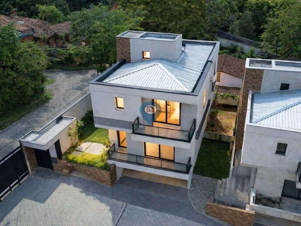 Casa, 3 quartos, 326 m² - Foto 1