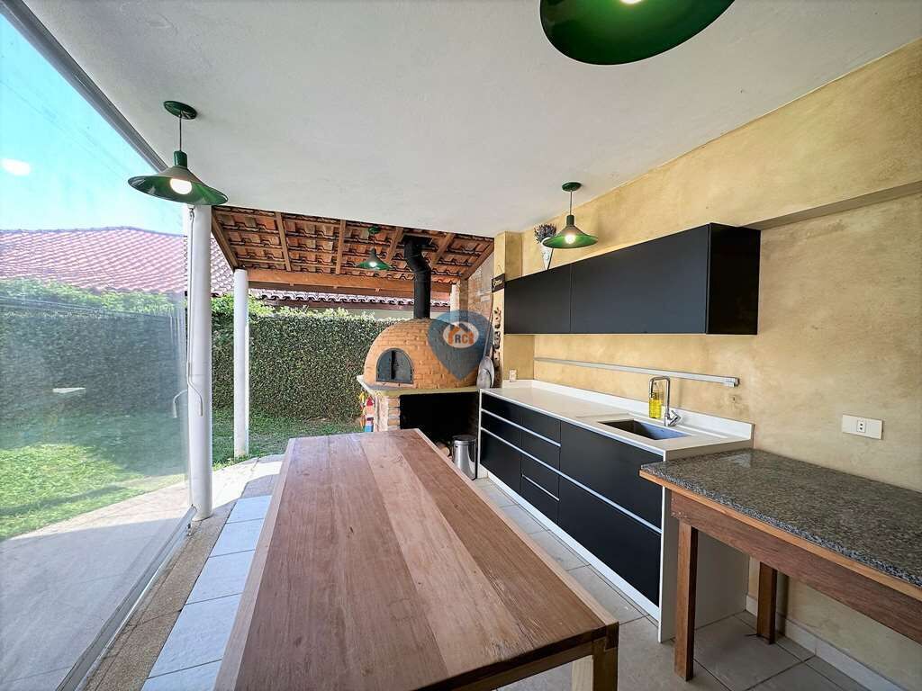 Casa à venda com 3 quartos, 308m² - Foto 26