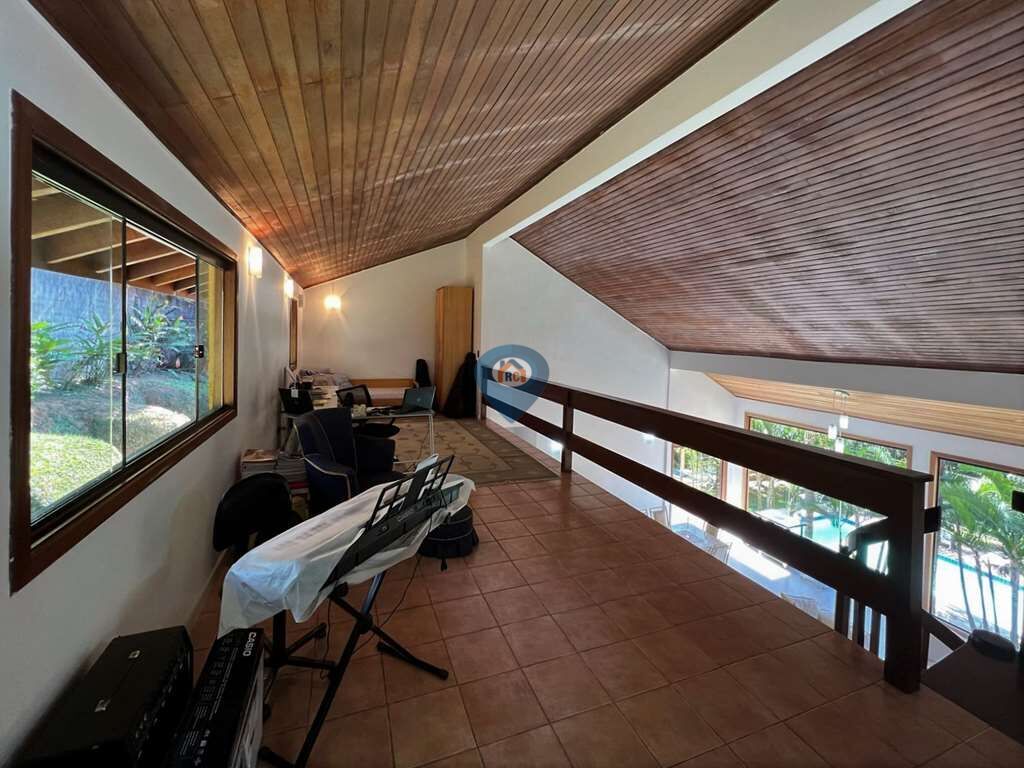 Casa à venda com 4 quartos, 350m² - Foto 15