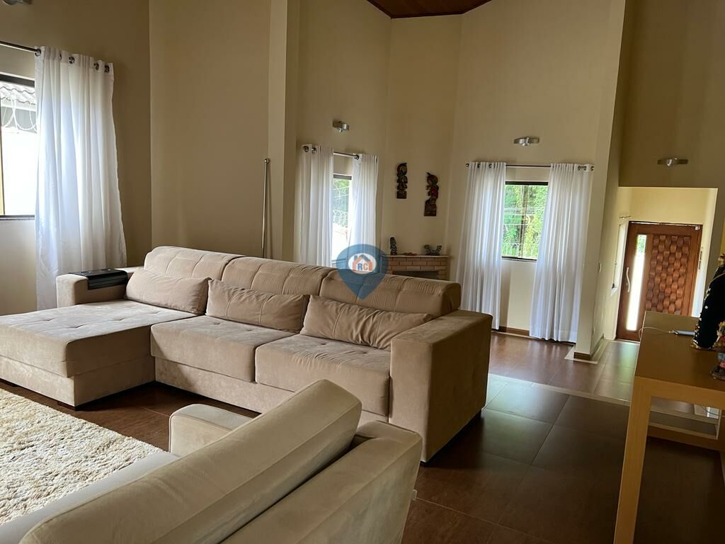 Casa de Condomínio à venda com 3 quartos, 230m² - Foto 2