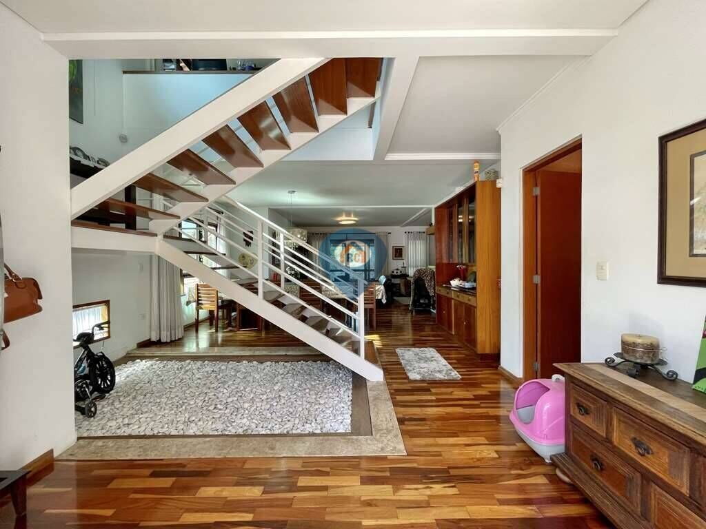 Casa à venda com 3 quartos, 947m² - Foto 11