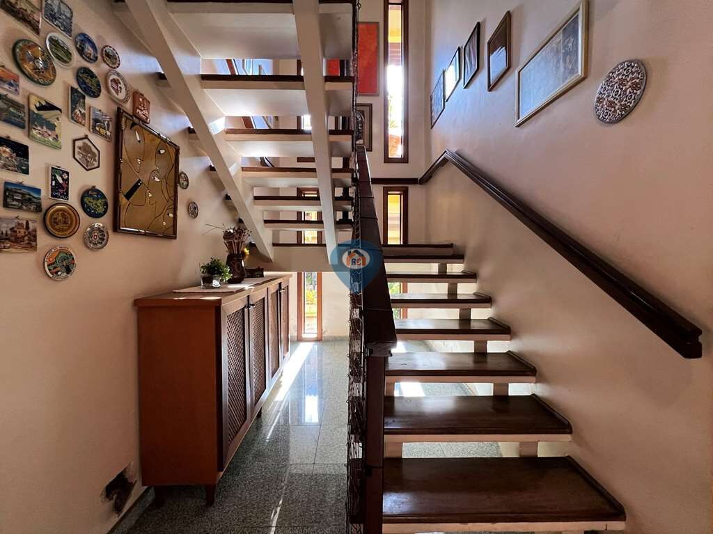 Casa à venda com 4 quartos, 342m² - Foto 17