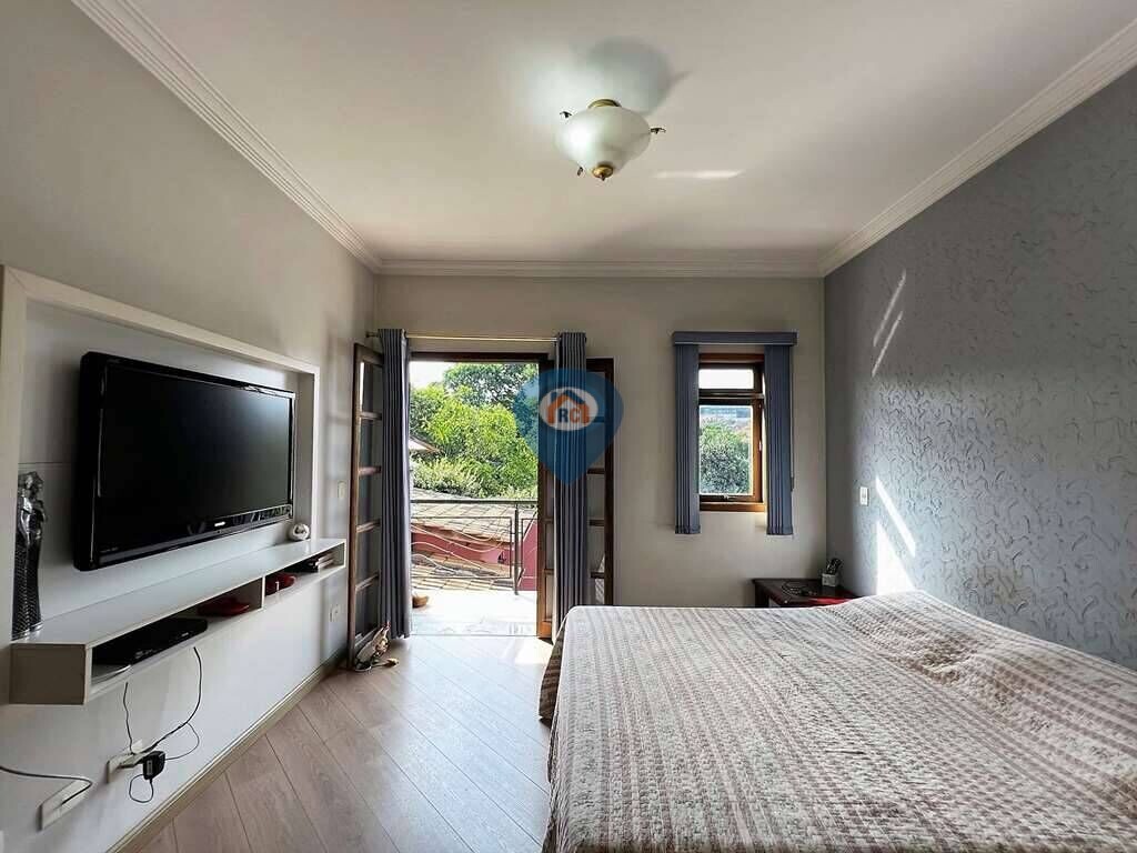 Casa à venda com 3 quartos, 360m² - Foto 31