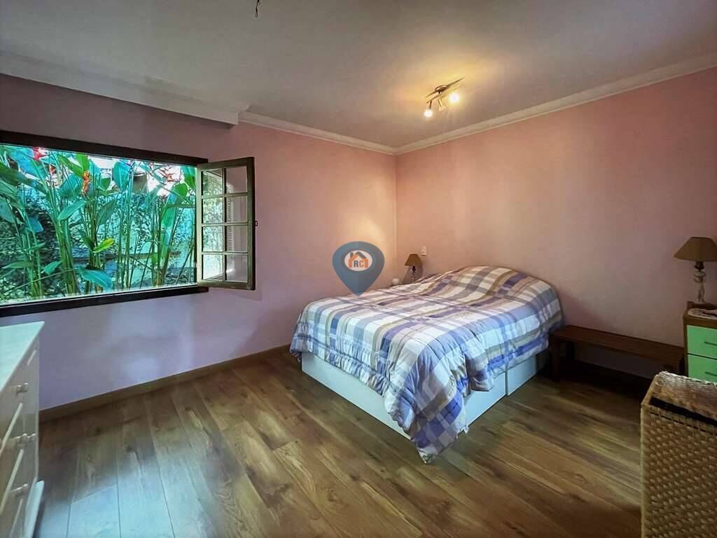 Casa à venda com 4 quartos, 220m² - Foto 33