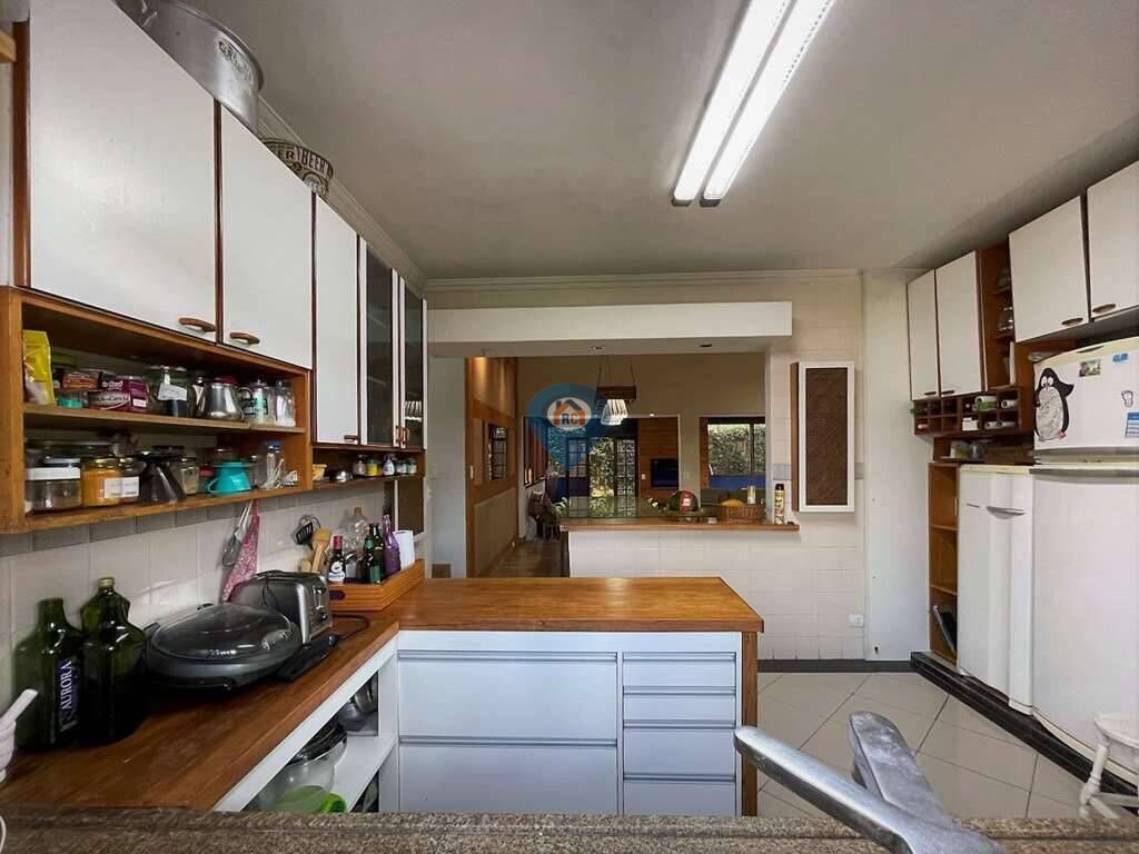 Casa à venda com 4 quartos, 220m² - Foto 28