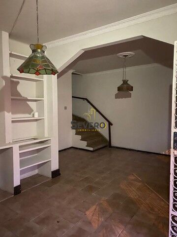 Casa à venda com 4 quartos, 150m² - Foto 2
