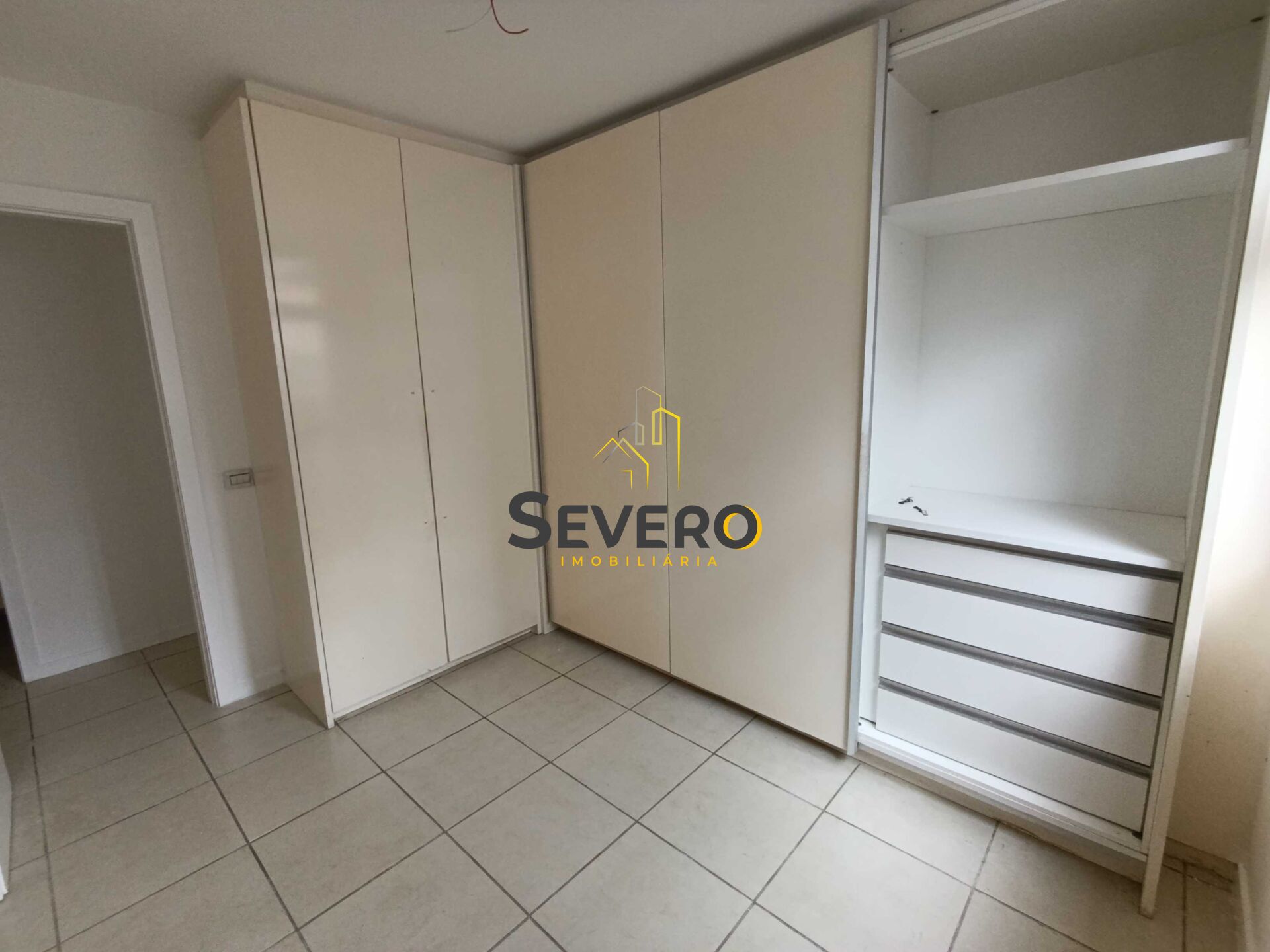 Apartamento à venda com 3 quartos, 110m² - Foto 5