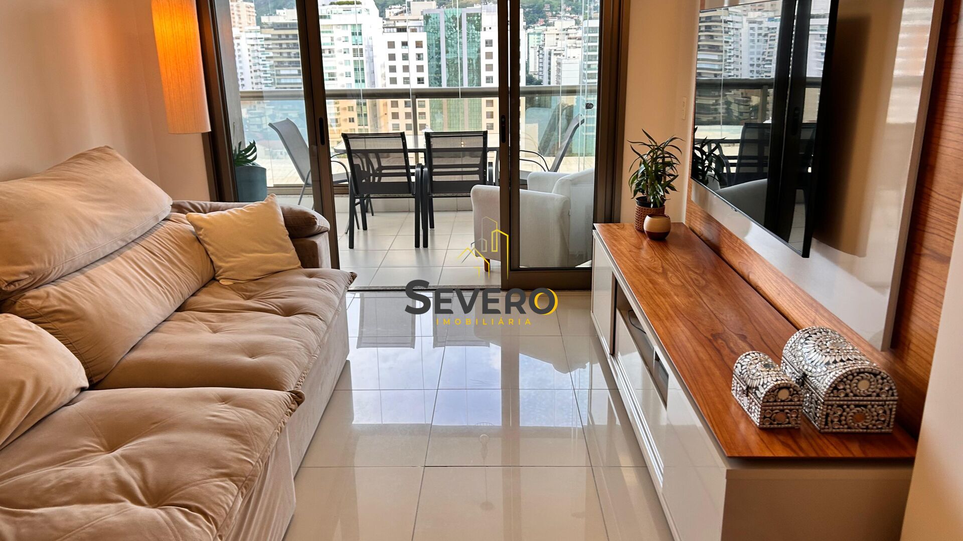 Apartamento à venda com 3 quartos, 118m² - Foto 1