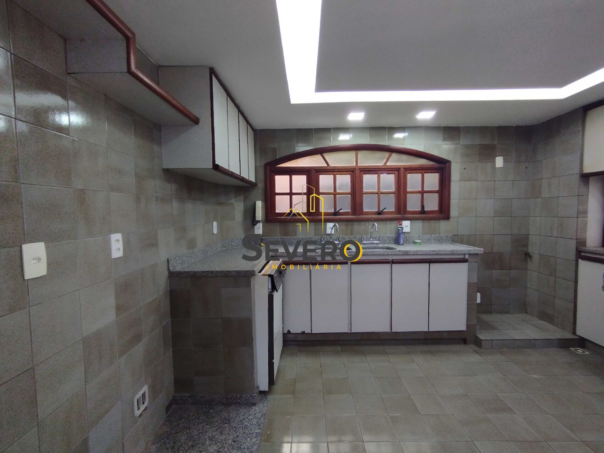 Casa de Condomínio à venda com 5 quartos, 320m² - Foto 29