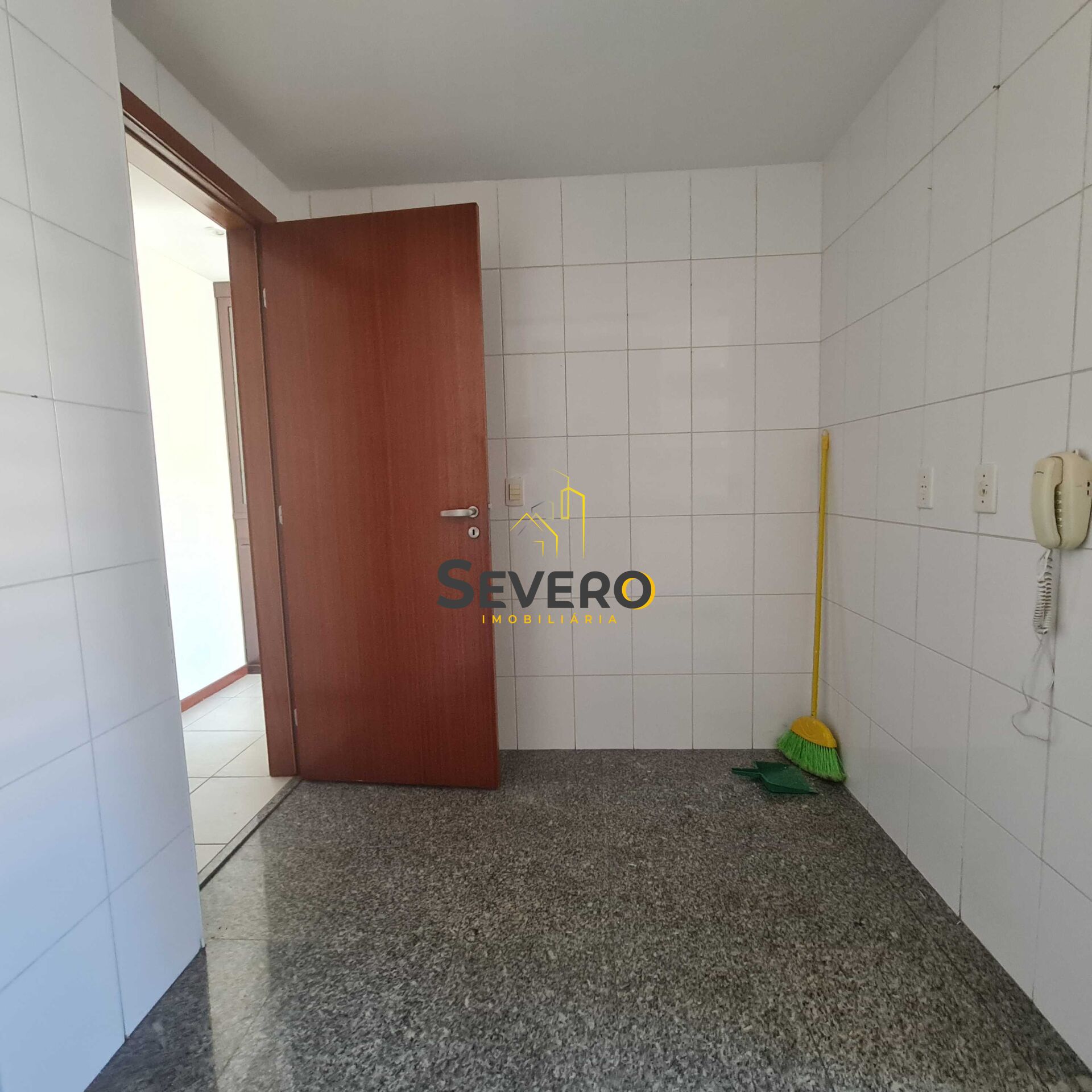 Apartamento à venda com 2 quartos, 80m² - Foto 11