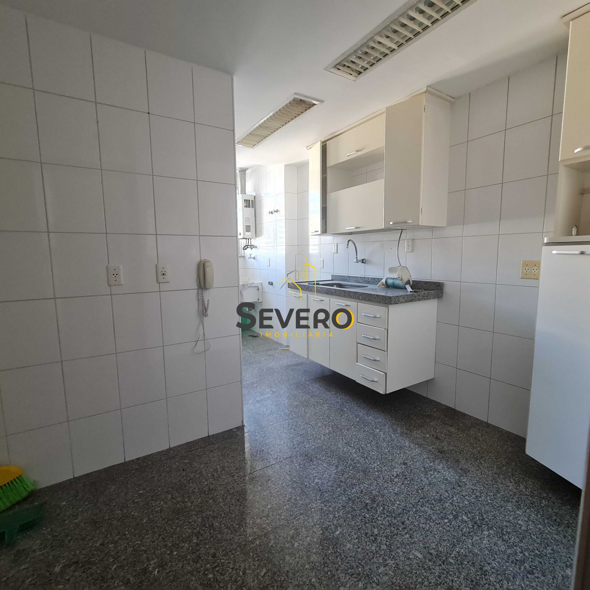 Apartamento à venda com 2 quartos, 80m² - Foto 7