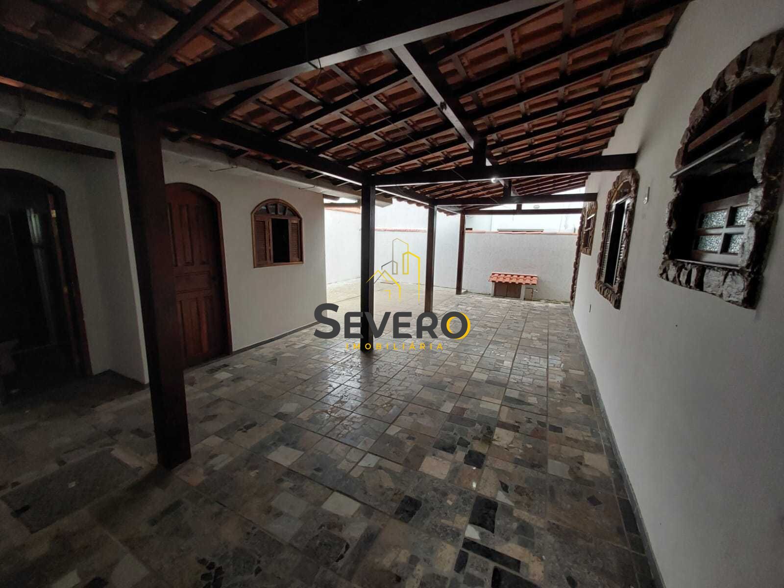 Casa à venda com 5 quartos, 244m² - Foto 3