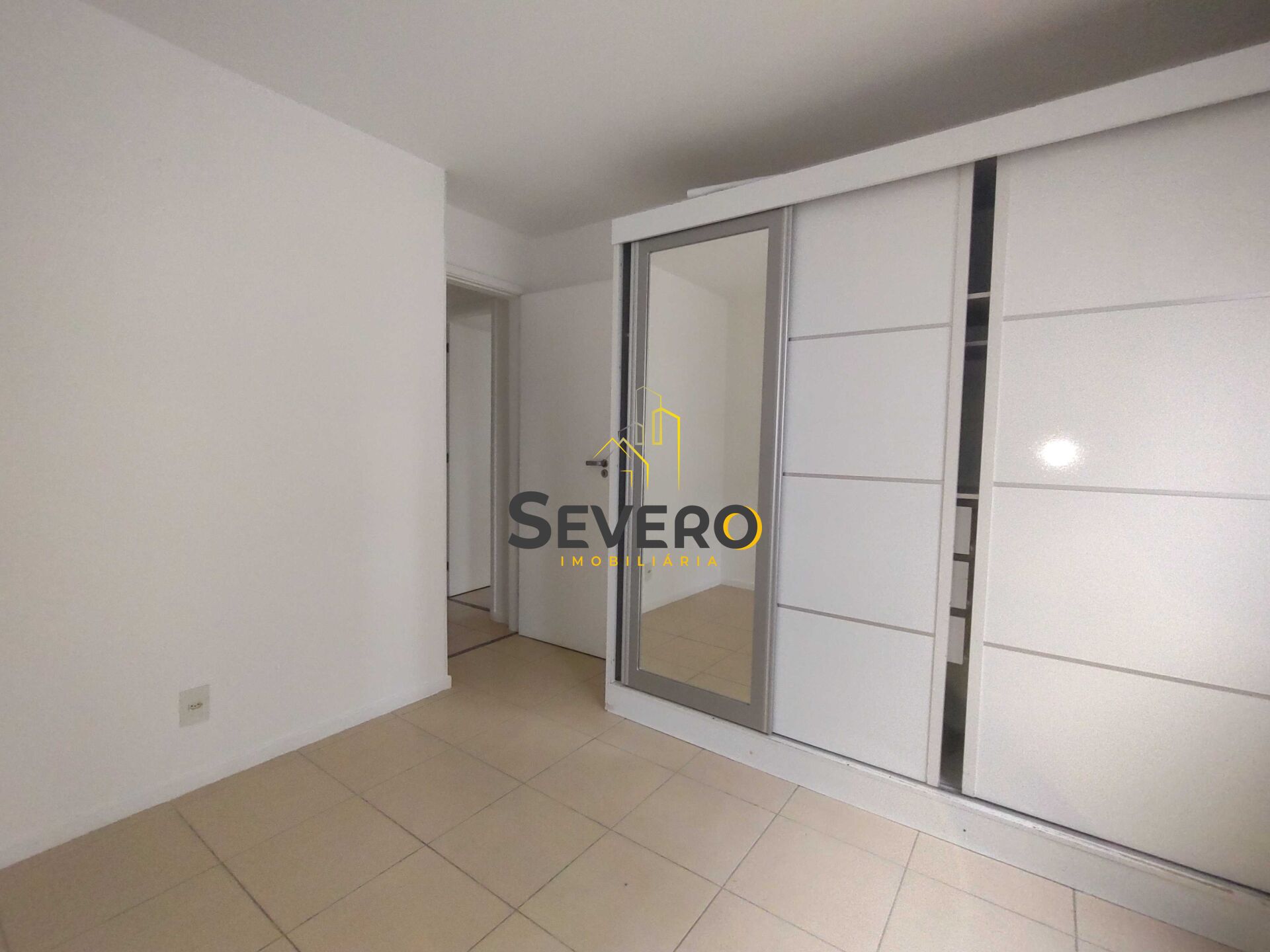 Apartamento à venda com 2 quartos, 70m² - Foto 12