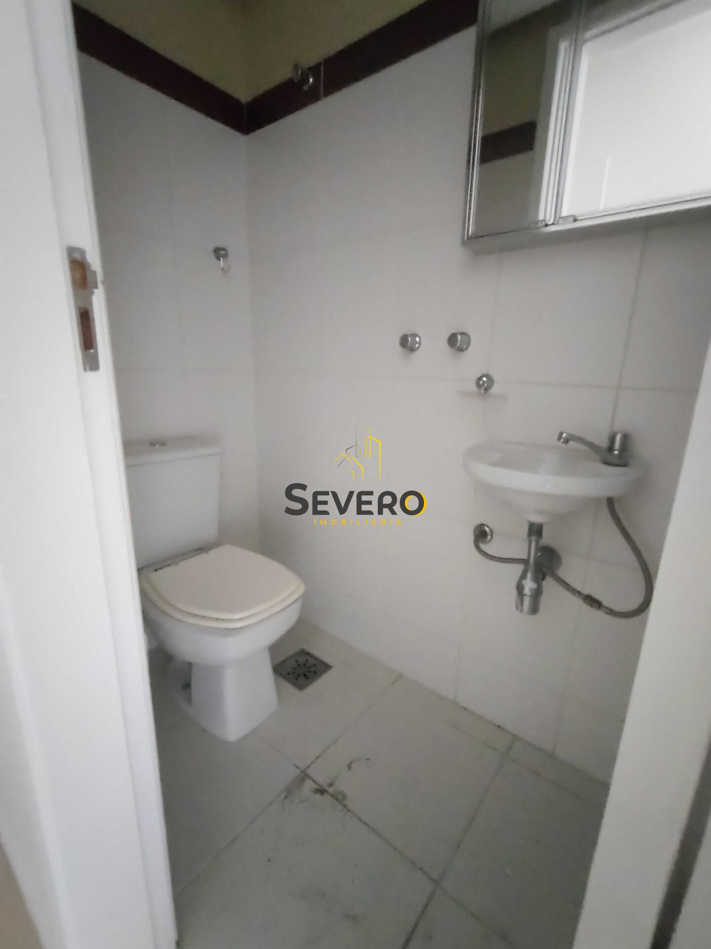 Apartamento à venda com 2 quartos, 70m² - Foto 9