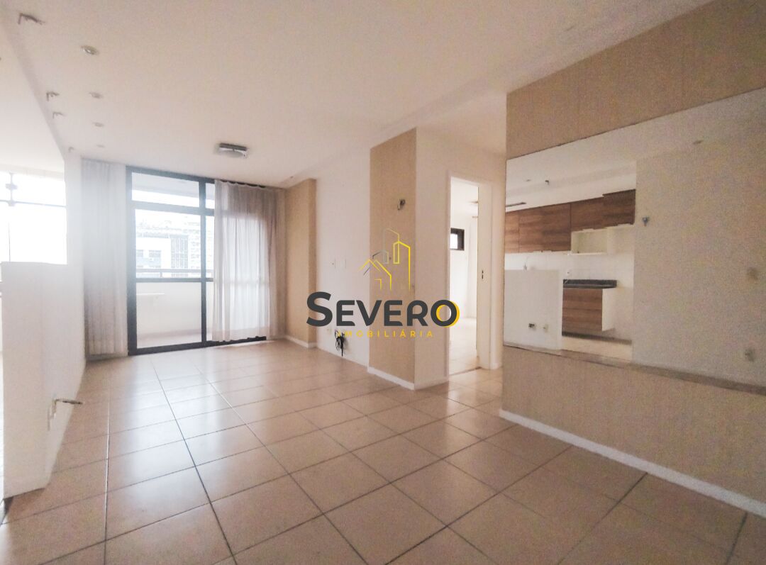 Apartamento à venda com 2 quartos, 70m² - Foto 3