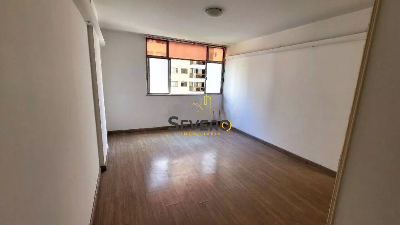 Apartamento à venda com 2 quartos, 70m² - Foto 4