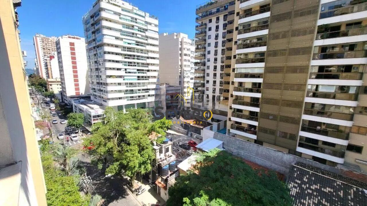 Apartamento à venda com 2 quartos, 70m² - Foto 1