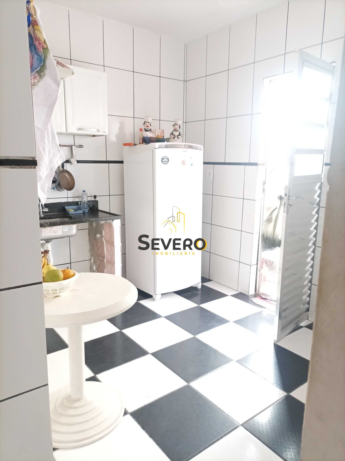 Casa à venda com 3 quartos, 64m² - Foto 12