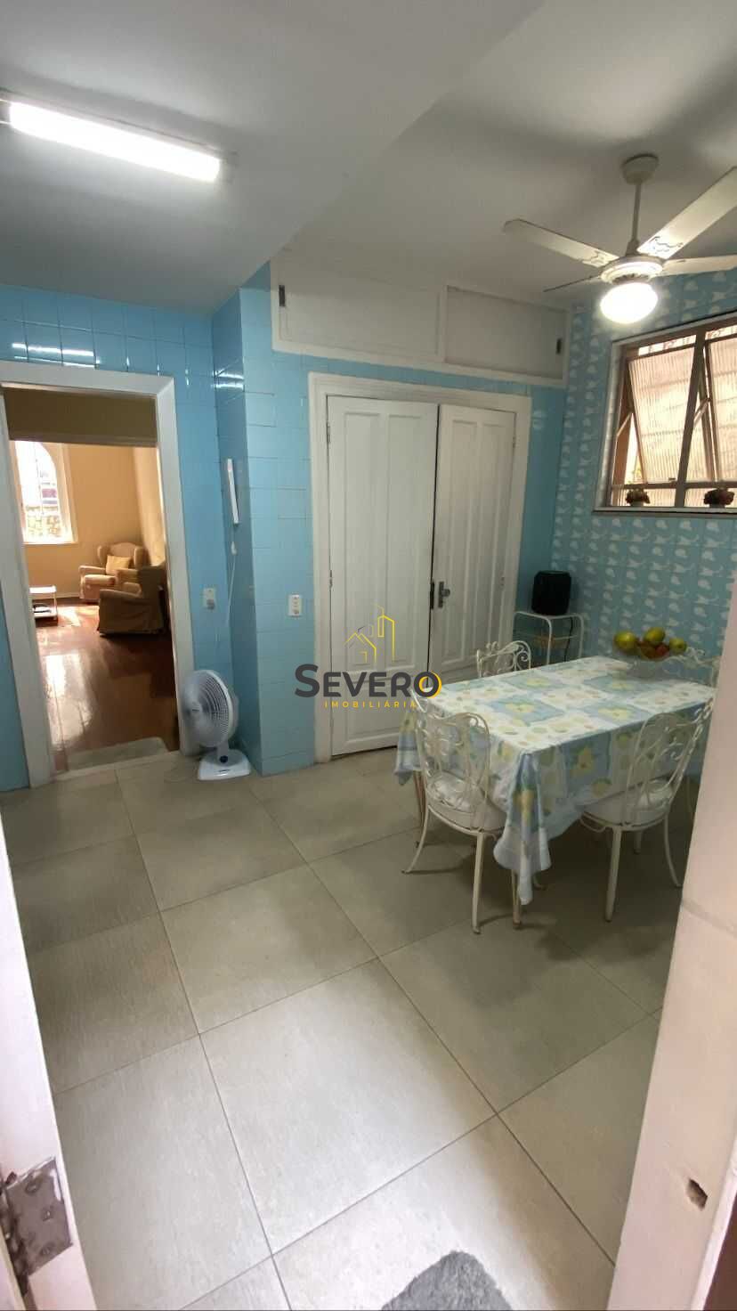 Casa à venda com 5 quartos, 200m² - Foto 14