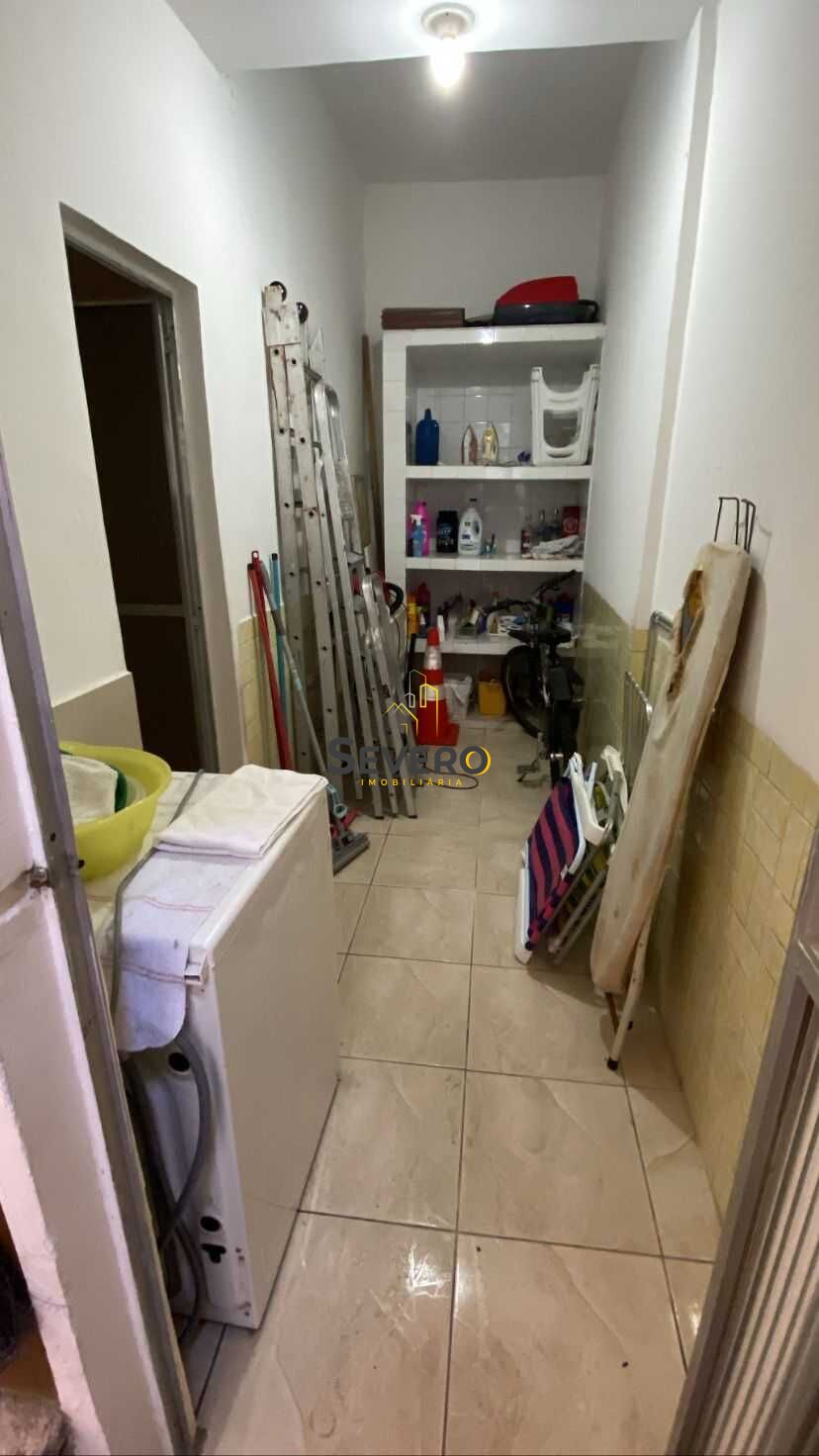 Casa à venda com 5 quartos, 200m² - Foto 7