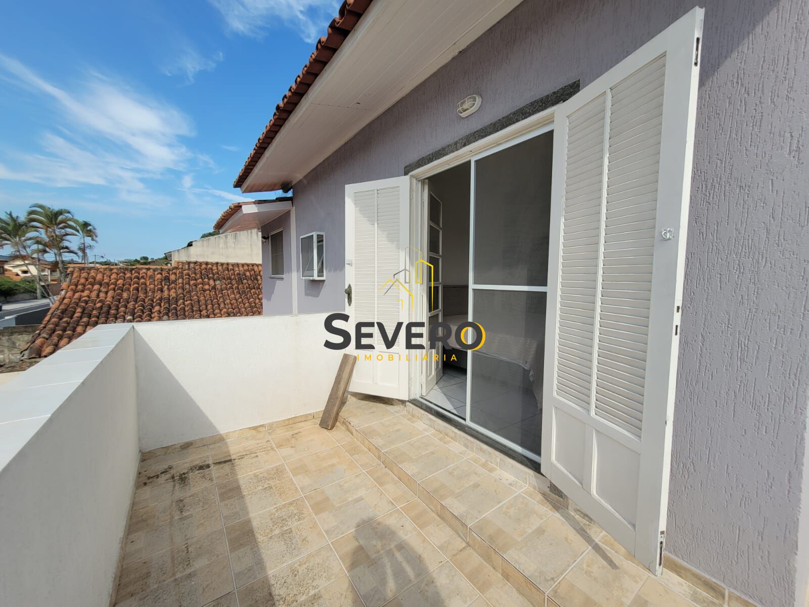 Casa à venda com 6 quartos, 218m² - Foto 11