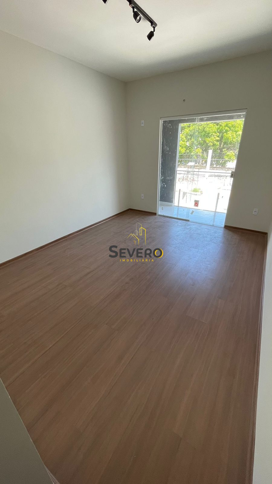 Casa à venda com 2 quartos, 80m² - Foto 4