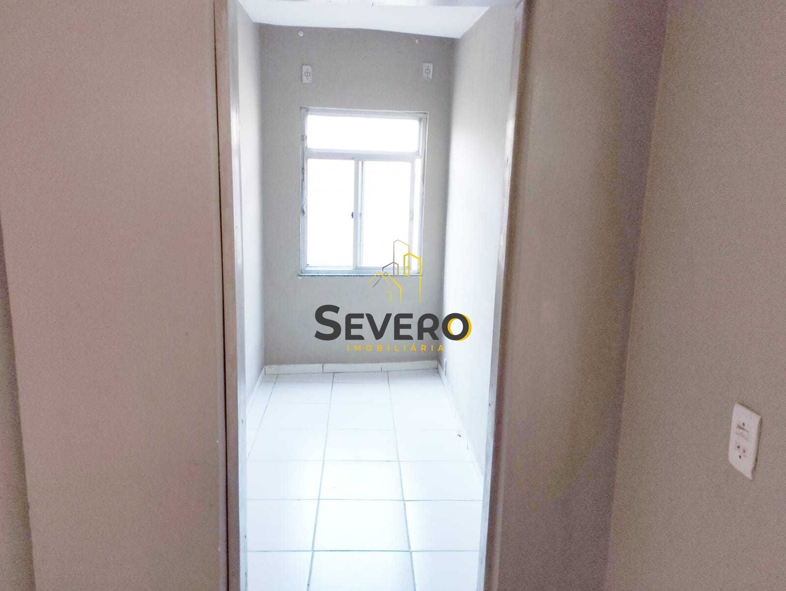 Casa à venda com 4 quartos, 500m² - Foto 2