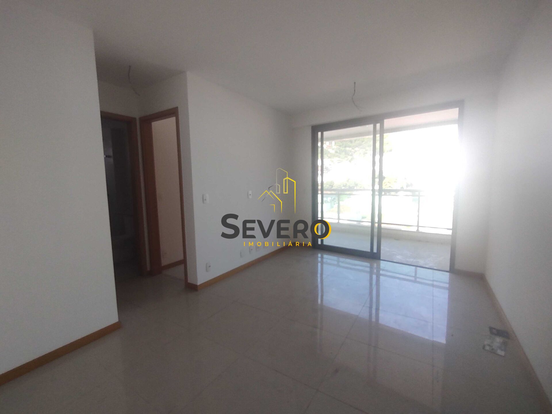 Apartamento à venda com 2 quartos, 66m² - Foto 2