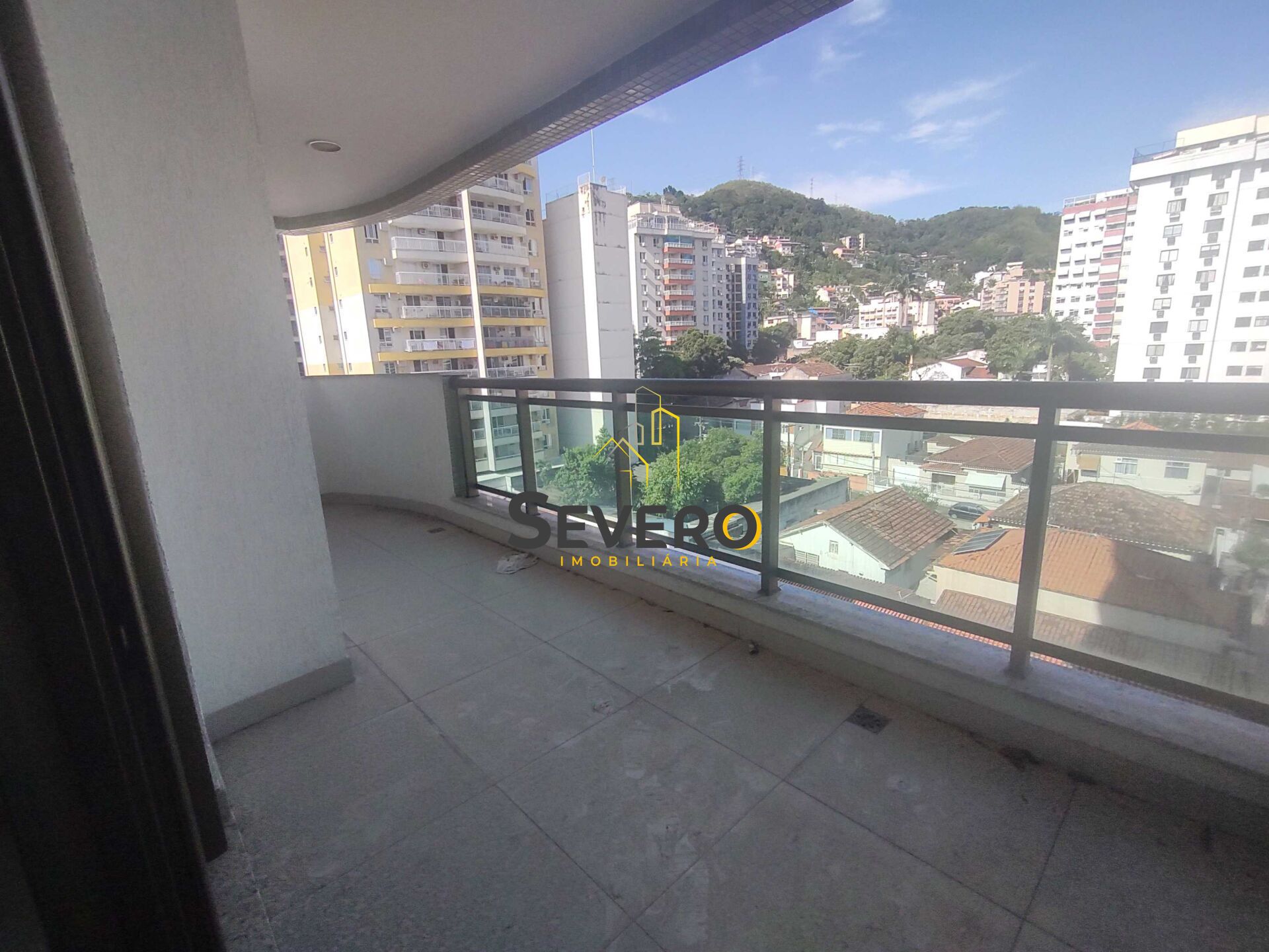 Apartamento à venda com 2 quartos, 66m² - Foto 1