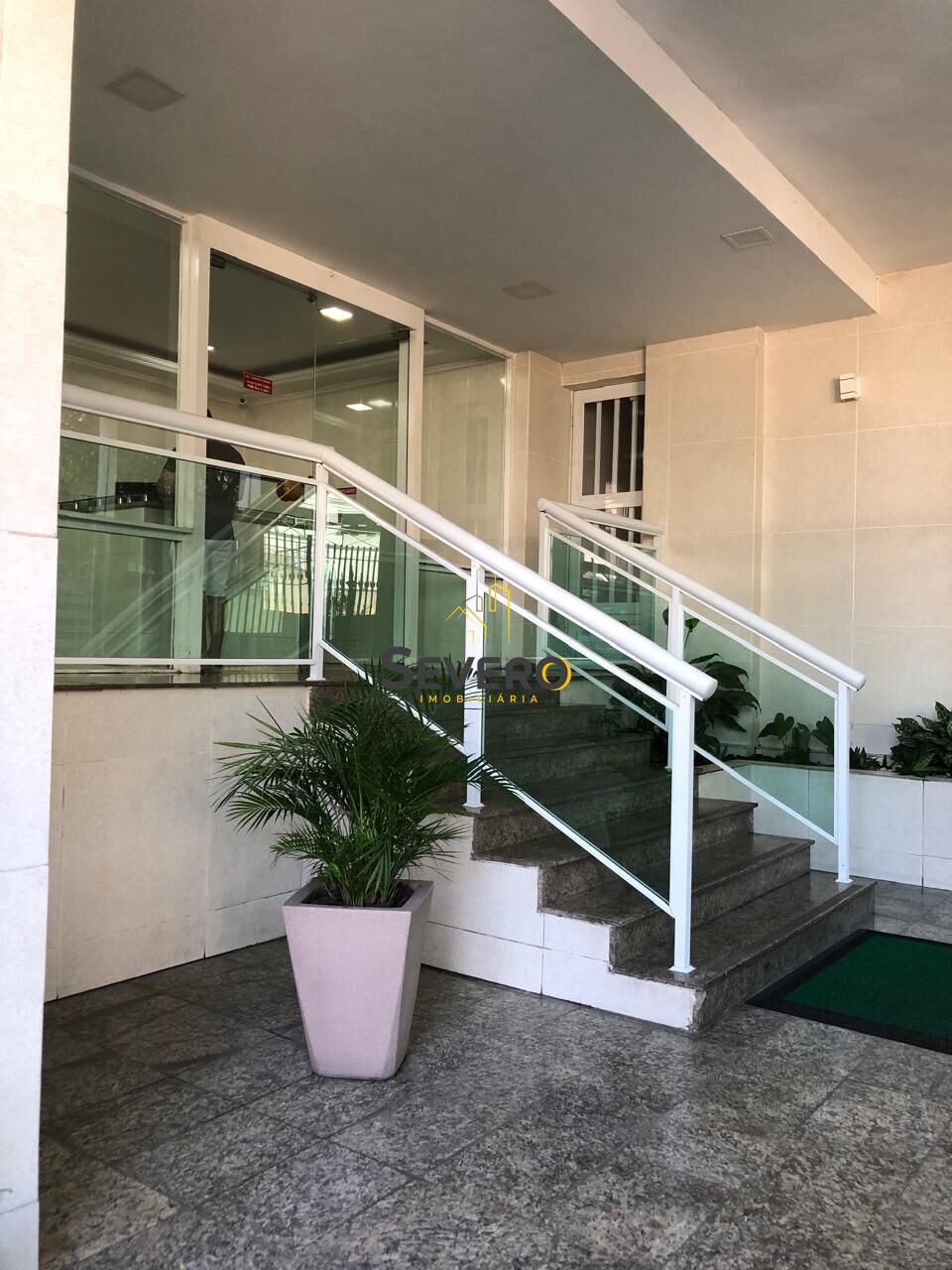 Apartamento à venda com 2 quartos, 60m² - Foto 1