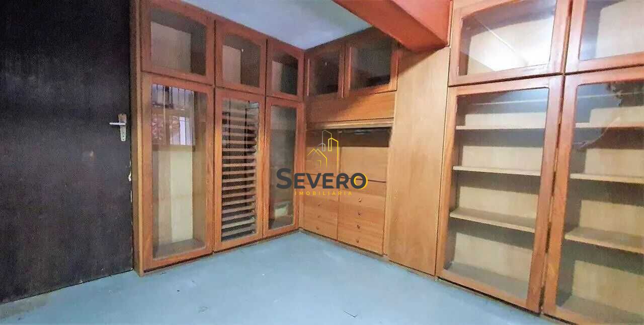 Casa à venda com 3 quartos, 180m² - Foto 8