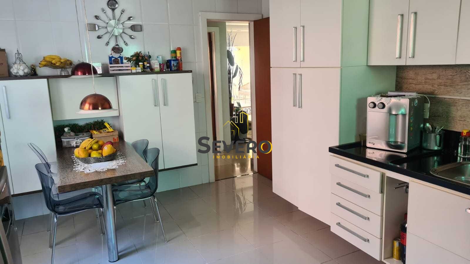 Casa à venda com 3 quartos, 242m² - Foto 21