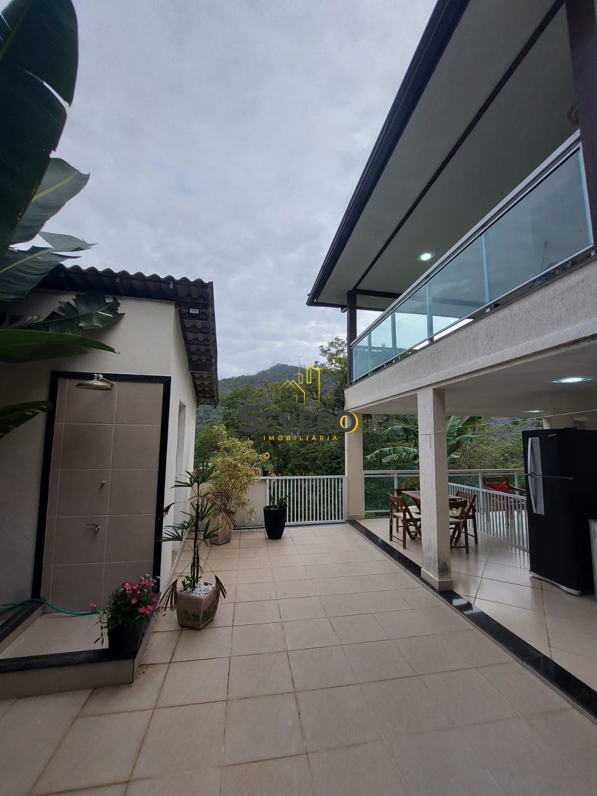 Casa de Condomínio à venda com 3 quartos, 280m² - Foto 2