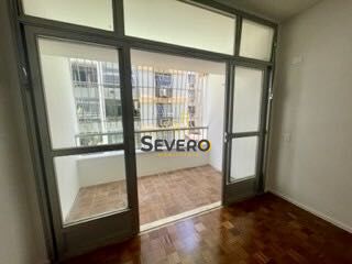 Apartamento à venda com 3 quartos, 115m² - Foto 2