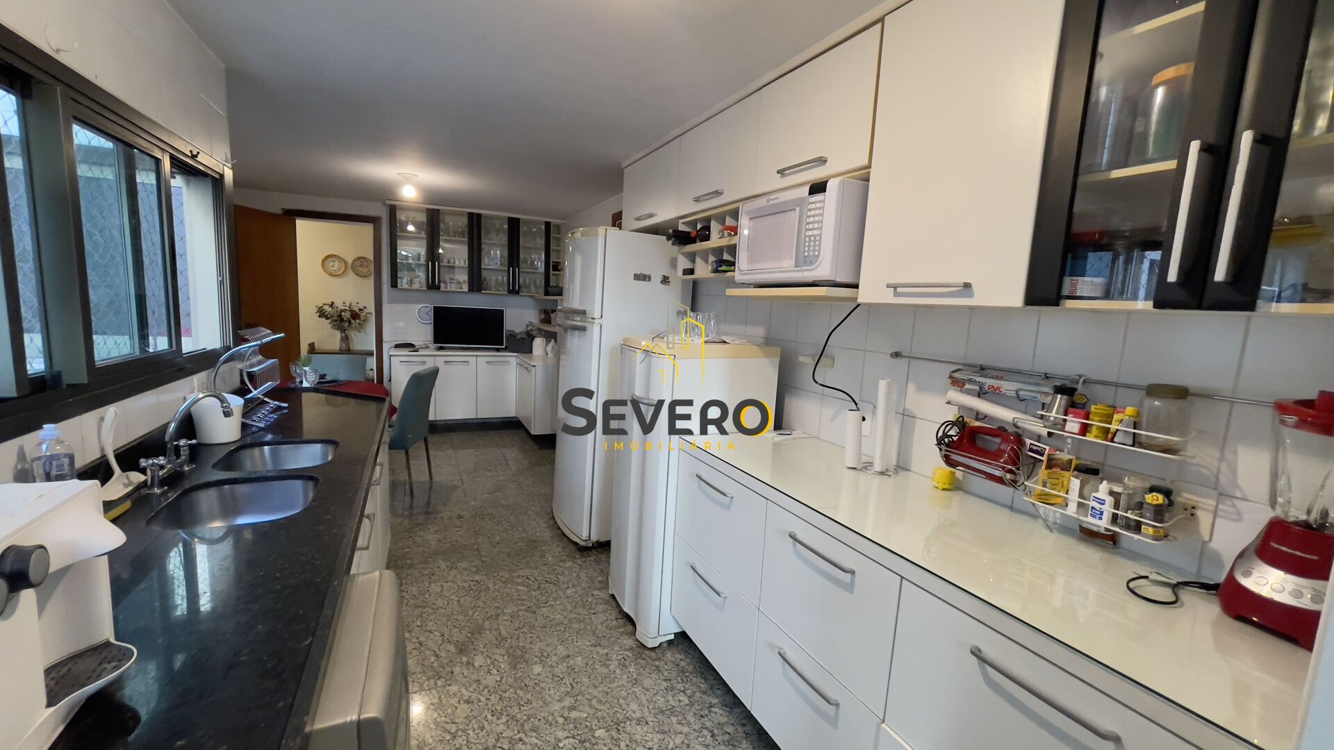 Apartamento à venda com 4 quartos, 190m² - Foto 25